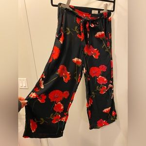 Aritzia’s Wilfred black/ red/ pink midi pants with tie - size medium!